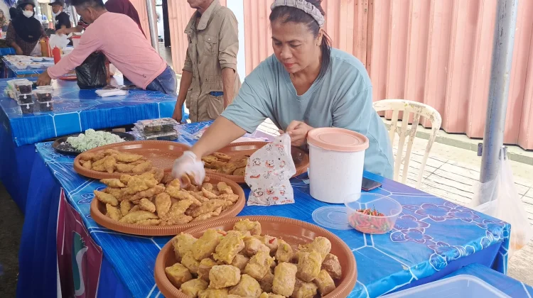 Bupati Nunukan Borong Takjil, Pedagang Blok 3 Bersyukur