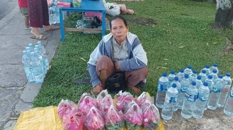 Lebaran Bawa Berkah, Pedagang Bunga Makam Nunukan Raup Untung