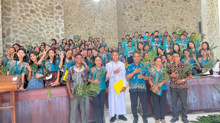 Kor Gabungan Katolik Nunukan Sukses Meriahkan Misa Palma