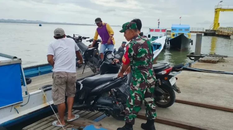 Babinsa Nunukan Selatan Pantau Dermaga Penyebrangan