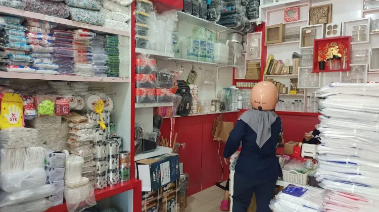 Perang di Timur tengah Berdampak Naiknya Harga Plastik di Nunukan