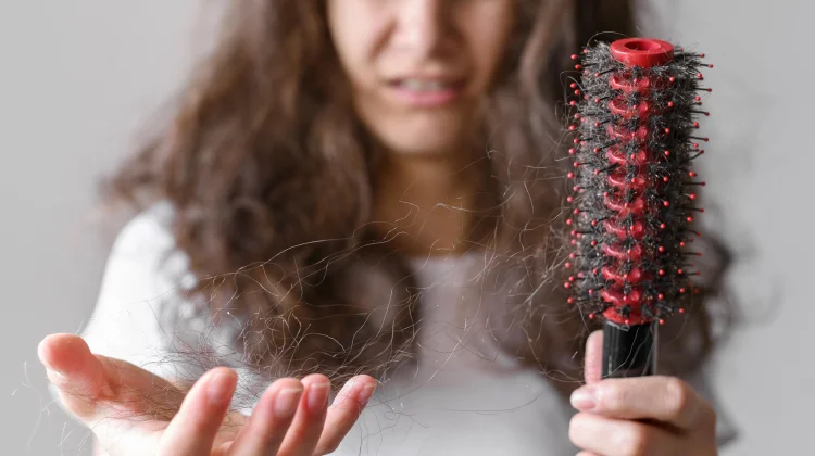 Waspada! 5 Barang di Rumah yang tanpa Disadari Memicu Rambut Rontok