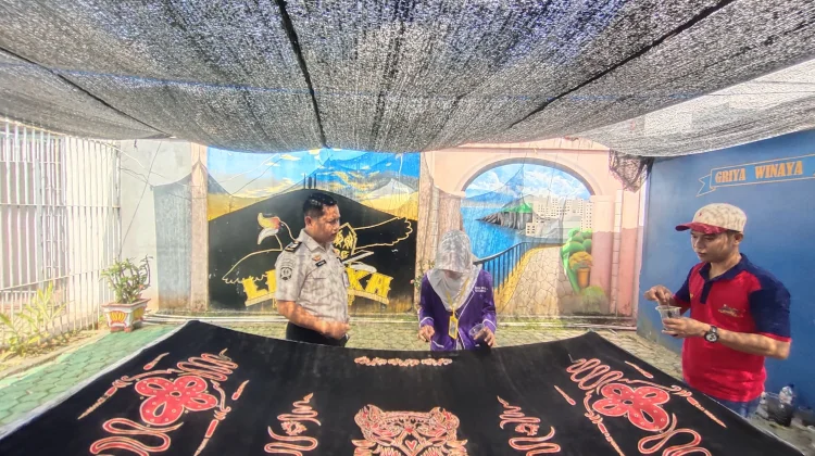 Membasuh Noda di Balik Jeruji