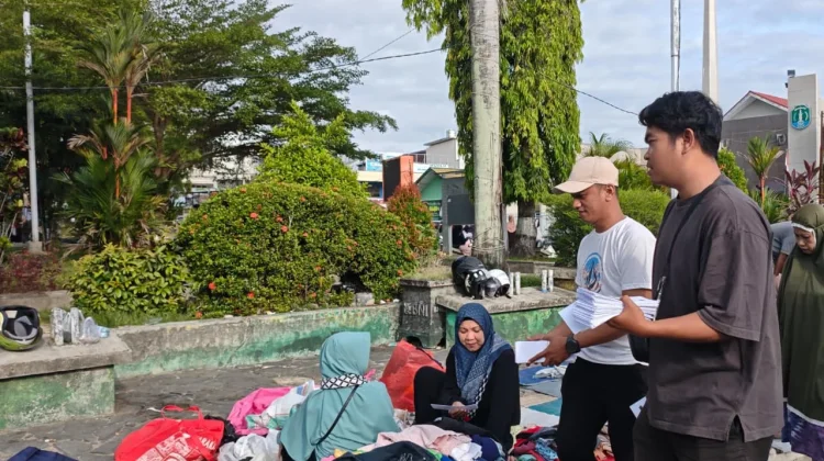 Pemerintah Kabupaten Relokasi Pasar Tani Alun-alun ke Jalan Bahari