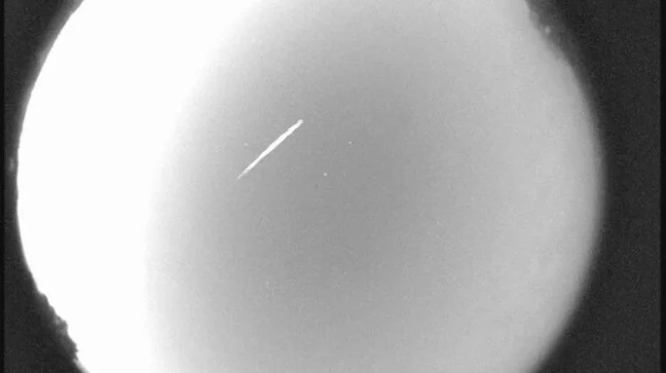 Hujan Meteor Eta Aquarid Hiasi Langit Awal Mei 2026