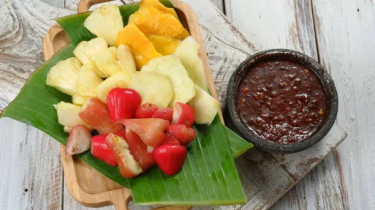 Rujak Buah Berasal dari Tradisi Kuliner Jawa Tengah
