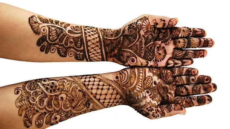 Henna Salah Satu Bentuk Seni Tubuh Tertua di Dunia