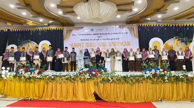 Wisuda Tahfiz SMPIT Ibnu Sina, Dorong Generasi Qur'ani Berkarakter
