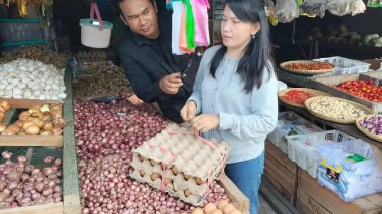 HargaTelur Ayam Turun sementara Bawang Merah Stabil