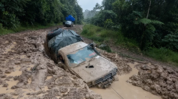 Jalan Penghubung di Krayan Selatan Rusak, Distribusi Logistik dan BBM Terhambat