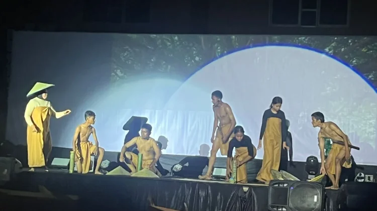 Echo Sukses Pentaskan Drama Musikal "Impong De Lunas Insuai"