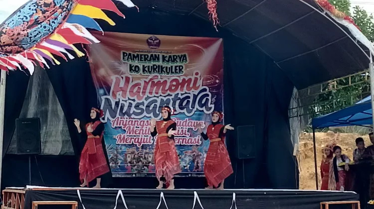 SMA Negeri 2 Nunukan Selatan Menggelar Pameran Karya Harmoni Nusantara