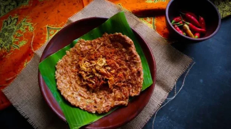 Kerak Telor atau Omelet Betawi Kudapan Bangsawan Belanda