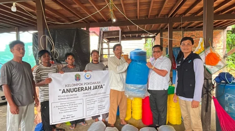 DPRD Kaltara Serahkan Bantuan Sarana Budidaya Rumput Laut Pokdakan Anugerah Jaya