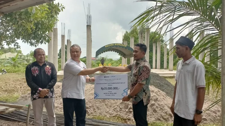 PT.PELNI Cabang Nunukan Beri Bantuan Bahan Material untuk Pembangunan Masjid