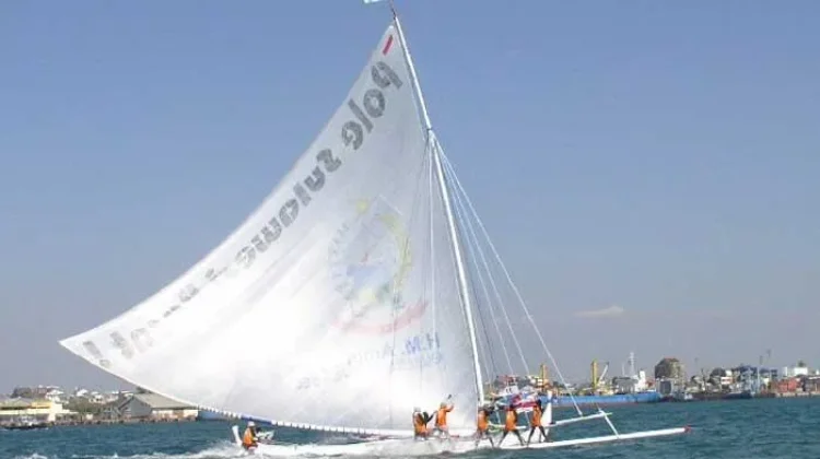 Sandeq, Perahu Layar Tradisional Tercepat di Nusantara