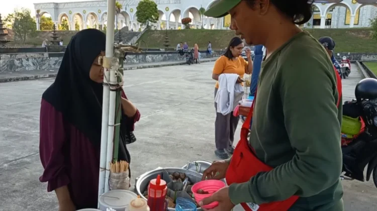 Kuliner Pentol, Usaha Sederhana yang Terus Tumbuh di Nunukan