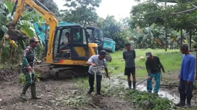 Gotong Royong TNI Rakyat Bangun Sebatik Lebih Sejahtera