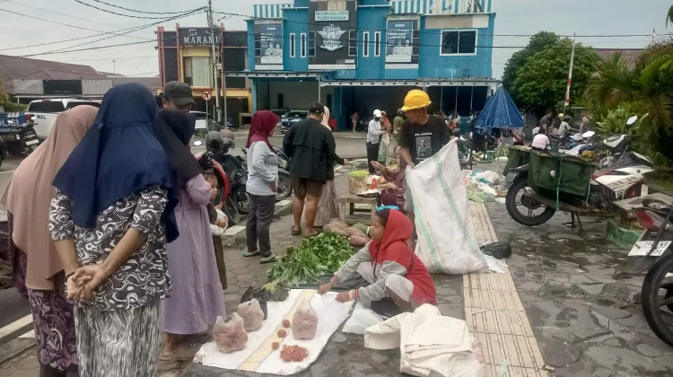 Pedagang di Pasar Tani akan pindah secara Perlahan-lahan ke Area Tanah Merah
