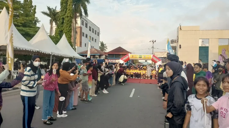 Ratusan anak PAUD dan SD ikut Funtastic Bocil Run 2026 di depan Tugu Dwikora