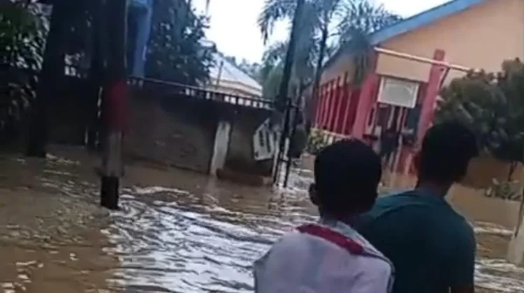 Banjir Rendam Pemukiman Warga dan Fasilitas Pendidikan Sei Sembilan