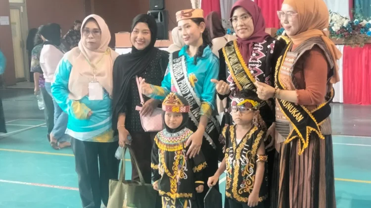 Adu Gaya Busana Adat Nusantara, Anak PAUD dan TK Unjuk Kebolehan Fashion Show