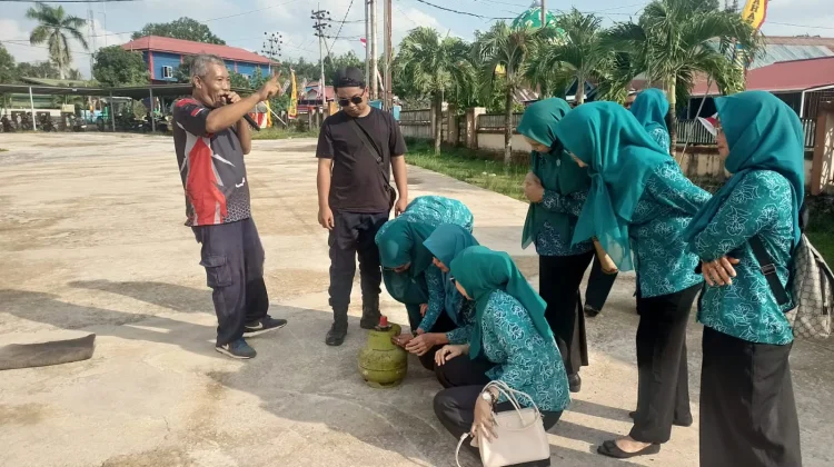 TP. PKK Kecamatan Menggelar Sosialisasi Mitigasi Bencana Bersama Karang Taruna