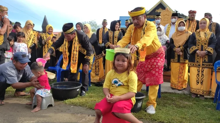 Suku Tidung Lestarikan Ritual Bejiu Sapor Tolak Bala
