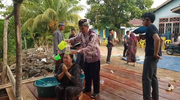 Masyarakat Suku Tidung di Desa Binusan Menggelar Bejiu Safar atau Mandi Safor