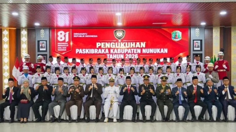 Pj Sekda Raden Iwan Kurniawan Kukuhkan 38 Anggota Paskibraka Nunukan 2026