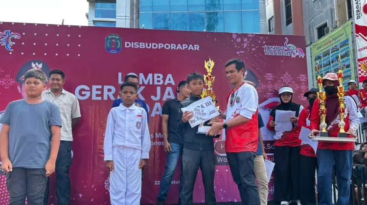 SDN 002 Nunukan Sabet Dua Juara Gerak Jalan