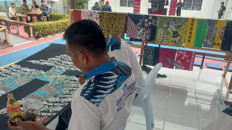 Lapas Kelas IIB Nunukan Setiap Hari Produksi Batik Lanuka Ciri Khas Burung Enggang