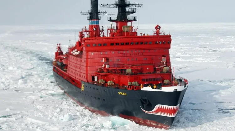 Haluan Icebreaker Dirancang untuk Memanjat, Menindih, dan Meretakkan Es