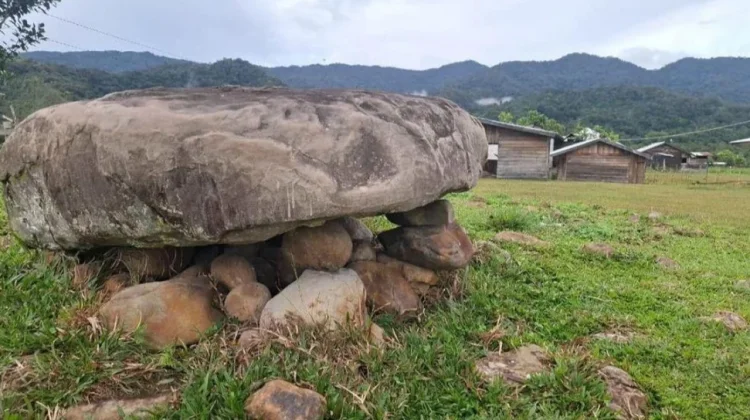 Batu Perupun: Pesan Tua Dari Tanah Krayan