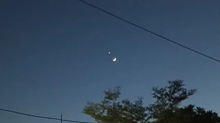 Fenomena Langit Semalam: Ketika Bulan Sabit "Berdampingan" dengan Venus