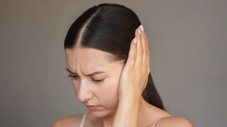 Telinga Berdenging Terus-Menerus Waspadai Tinnitus