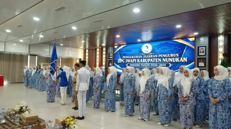Pengurus Ikatan Wanita Pengurus Indonesia (IWAPI) dikukuhkan di Nunukan