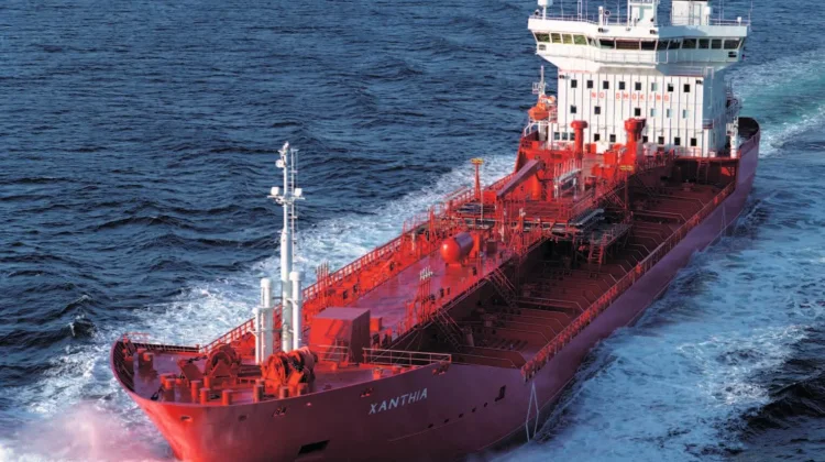 Kapal Tanker Kimia: Pengangkut Cairan Khusus Berstandar Presisi Tinggi
