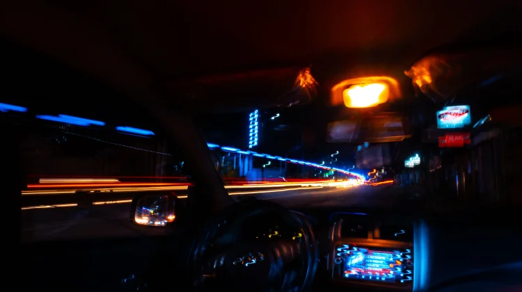 ekomendasi Lima Lagu yang Cocok Diputar saat Night Drive