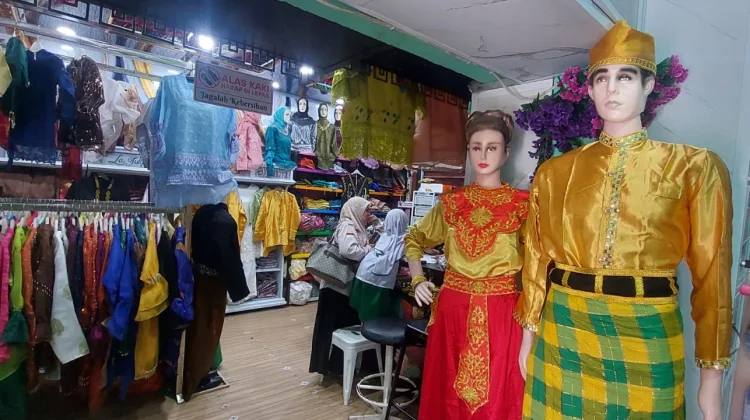Pawai Budaya HUT Nunukan Dongkrak Permintaan Sewa Pakaian Adat