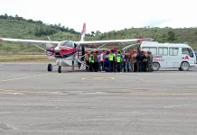Warga Krayan Beri Penghormatan Terakhir untuk Pilot Pelita Air