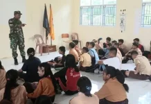 Semangat Siswa Perbatasan Menggema Ikuti Bimbingan Belajar TNI