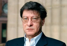 Mahmoud Darwish: Memperjuangkan Palestina lewat Puisi