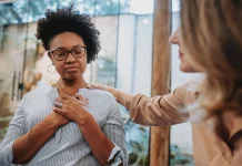 Ciri-ciri Seseorang yang Sedang Mengalami Insecure