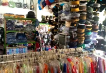 Sepi Pembeli, Pedagang Pakaian Nunukan Tambah Variasi Barang Dagangan
