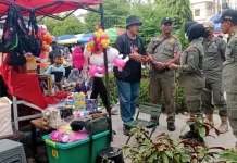 Tegakkan Perda, Tertibkan Lapak UMKM Alun-Alun Secara Persuasif