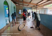 Warga Terdampak Banjir Pilih Bertahan di Rumah
