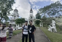 Haikal dan Brayen Kagum Miniatur Betlehem Desa Nele