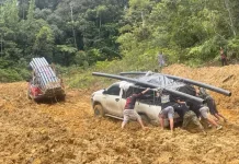 Akses Perbatasan RI-Malaysia Rusak Parah, Perjalanan Dua Jam Jadi Enam Hari