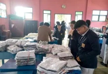 Ratusan Siswa-Siswi SMP Negeri 1 Nunukan Mendapatkan Baju Seragam Sekolah